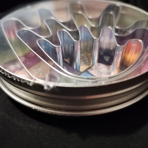 Hand Shaped Graduated Size Metal Cookie Cutter Baking Set Of 3 Unopened - Picture 3 of 4